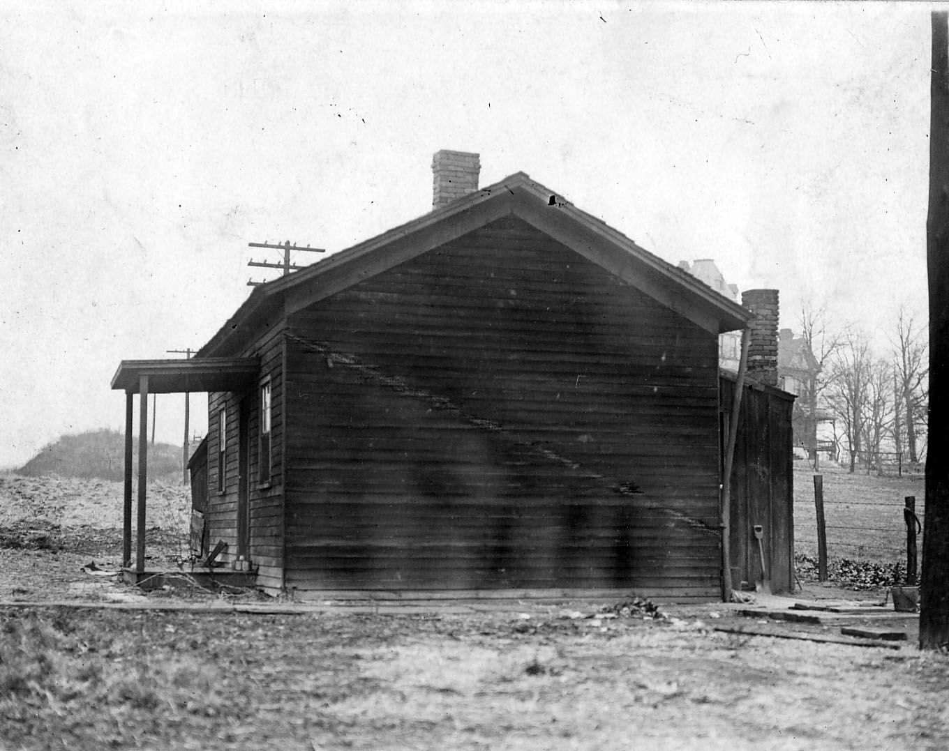 Illinois Central shanty 1909.jpg